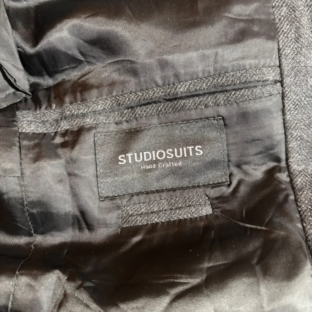 Studio‎ Suits Hand Crafted Gray Herringbone Sport Coat Blazer Jacket Bespoke 42R